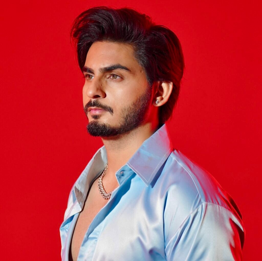 Raahi Dhawan Steps Into Music World with Ik Onkar, Guided by Rao & Sapru